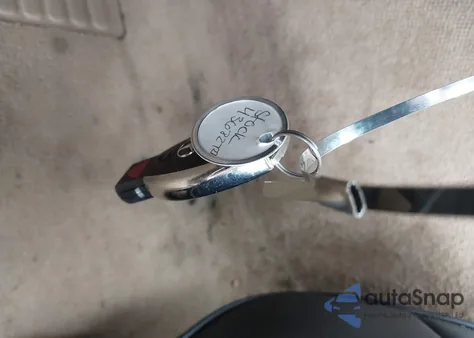 2011 Mercedes-Benz C 300 Luxury/Sport из США, поврежденный, VIN WDDGF5EB8BA461468